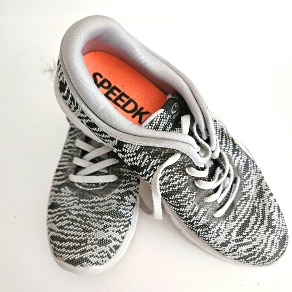 CHAMPION SPEEDKNIT RUN lightweight sneaker size 7.5